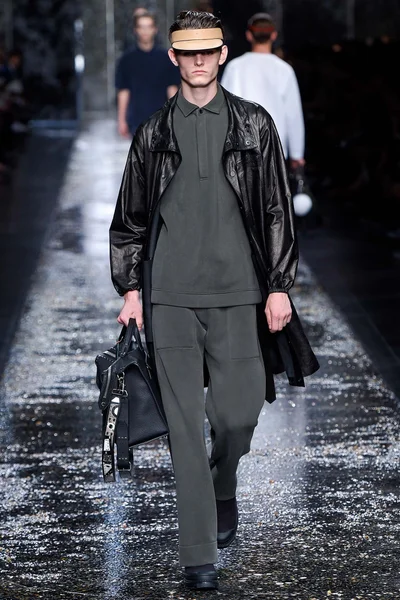 Look 29